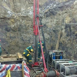 PDC钻头和地质钻杆在进行地质勘探应用展示